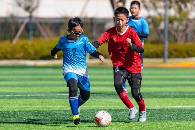 约基奇36+17+10快船险胜掘金 76人克热火3连胜